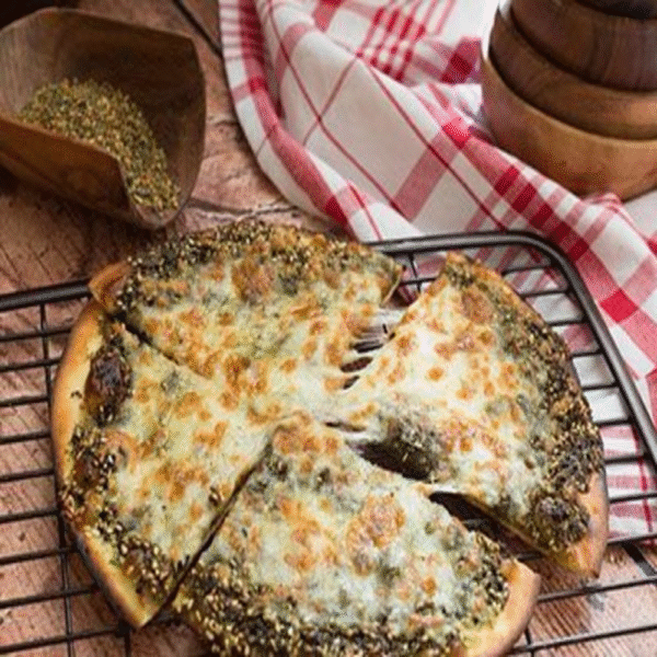 فطيرة زعتر و جبنة